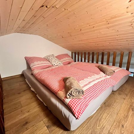 Chata Pod Houbovym Vrchem 2 Horní Planá Dış mekan fotoğraf