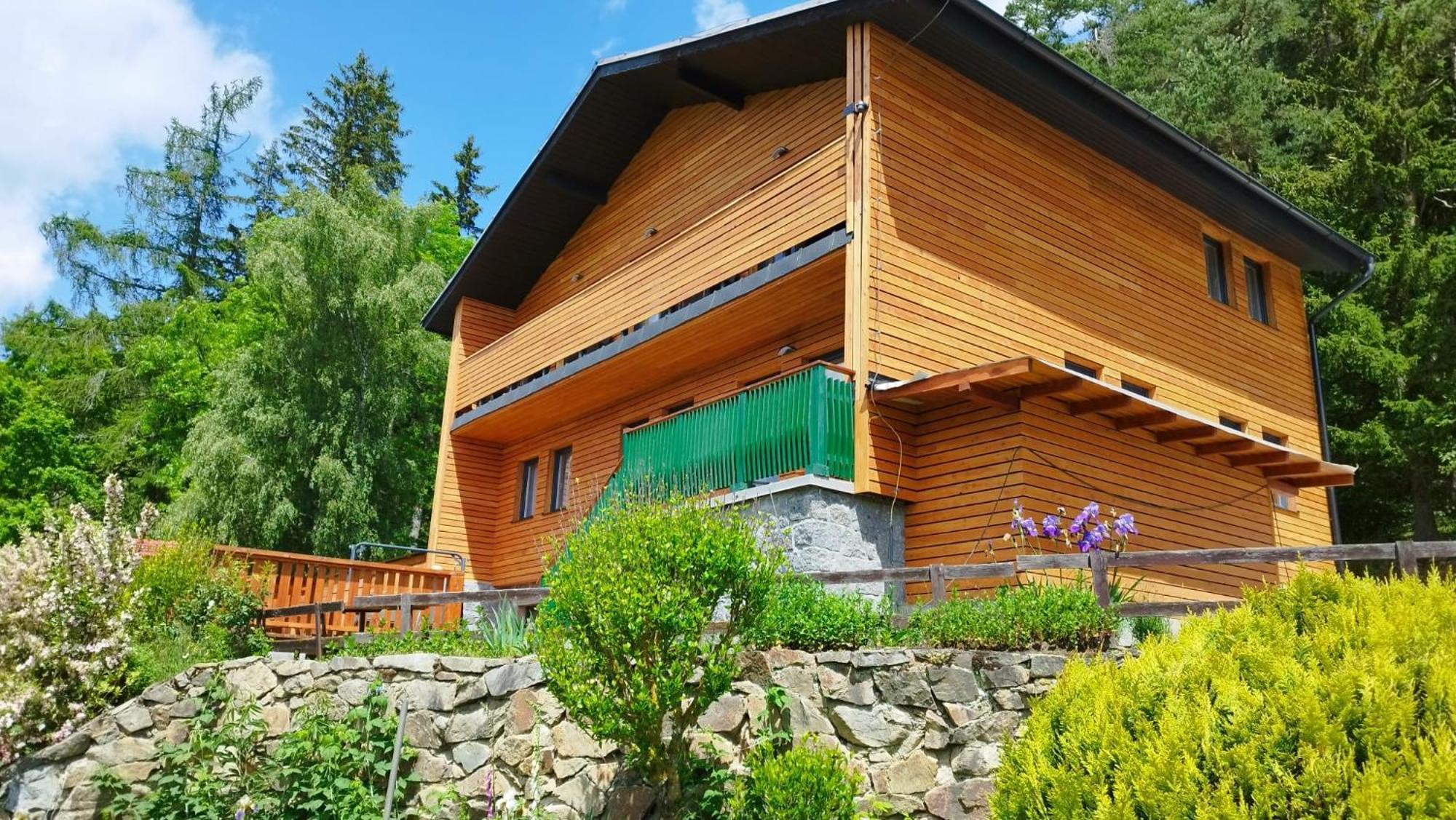 Chata Pod Houbovym Vrchem 2 Horní Planá Dış mekan fotoğraf